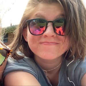 Meet your Posher, Abigail